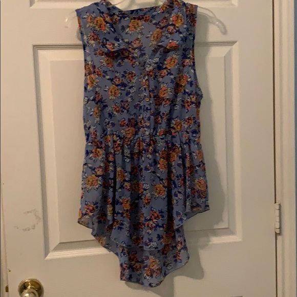 Charlotte Russe Tops - 🌟SALE🌟 Charlotte Russe Thin Floral Top